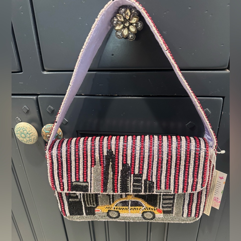 Striped Hand Beaded Women Bag with dreamt  Cityscape/taxi Design!Lined w pocket🚕